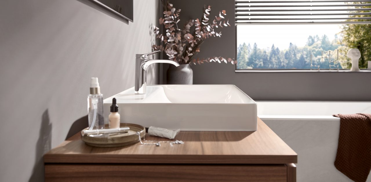 Hansgrohe – Waschtisch Holz 01